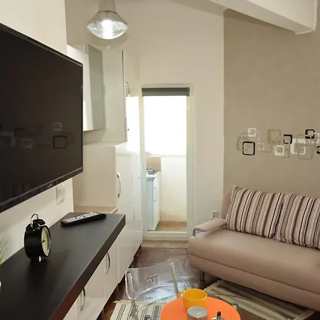 New Romana Apartament *